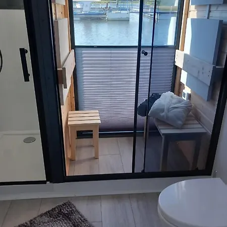 Hausboat David